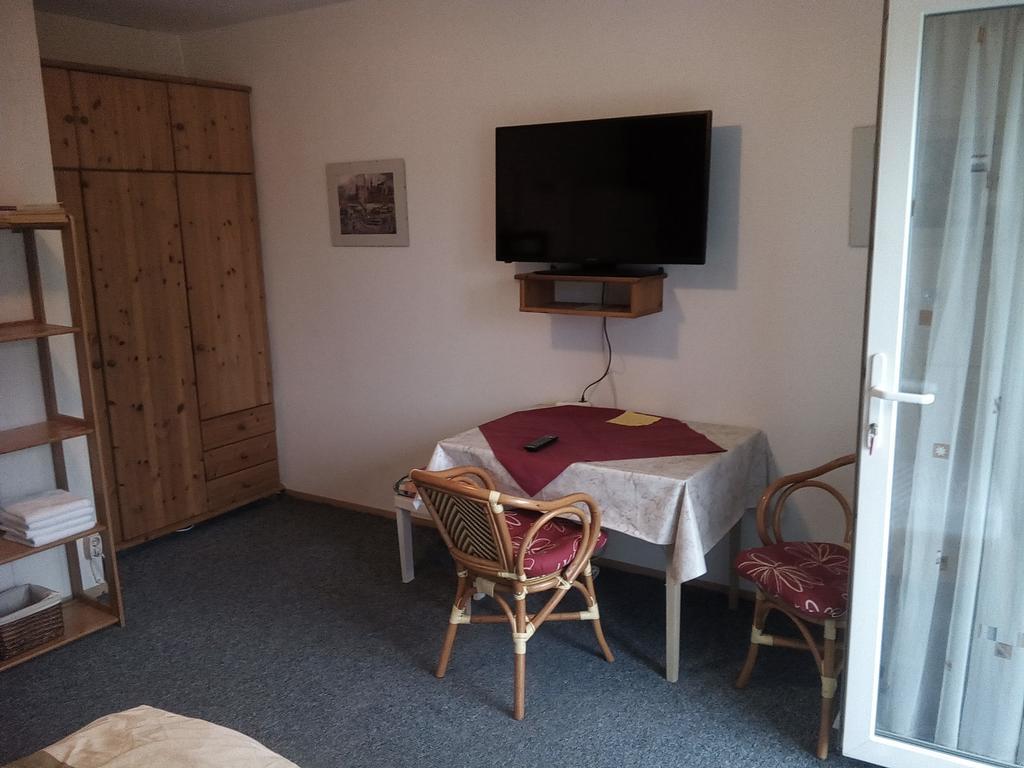 Pension Johanne Аурих Екстериор снимка